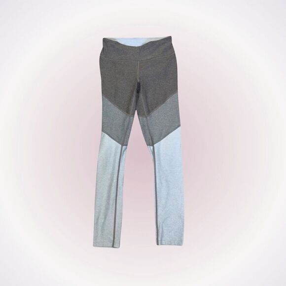 Outdoor Voices neutral tan and white chevron athleisurecompression leggings